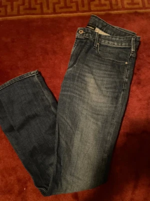Armani jeans  - Tvär feta armani jeans strlk 32/32 Slim fit. Kom pv för mer frågor 