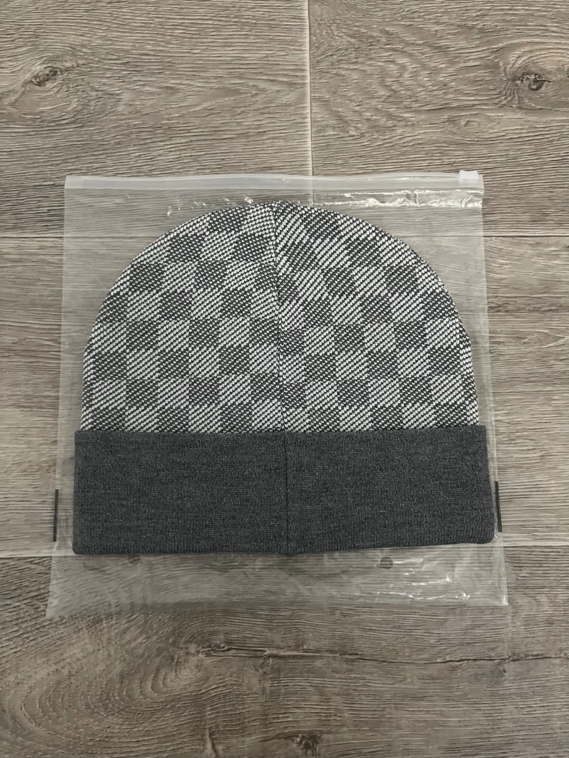 Grå rutig Louis Vuitton mössa - 2