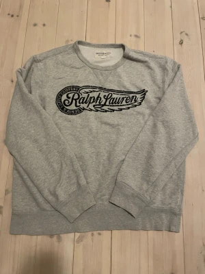 Grå Ralph lauren  - Sitter som M/L 