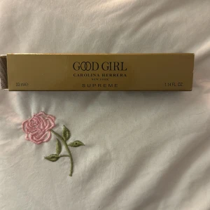 Good Girl Supreme 33ml EdP - Good Girl Supreme från Carolina Herrera i smidig 33 ml sprayflaska. Helt ny, använt EN GÅNG BARA, denna parfymen är Discontinued. 