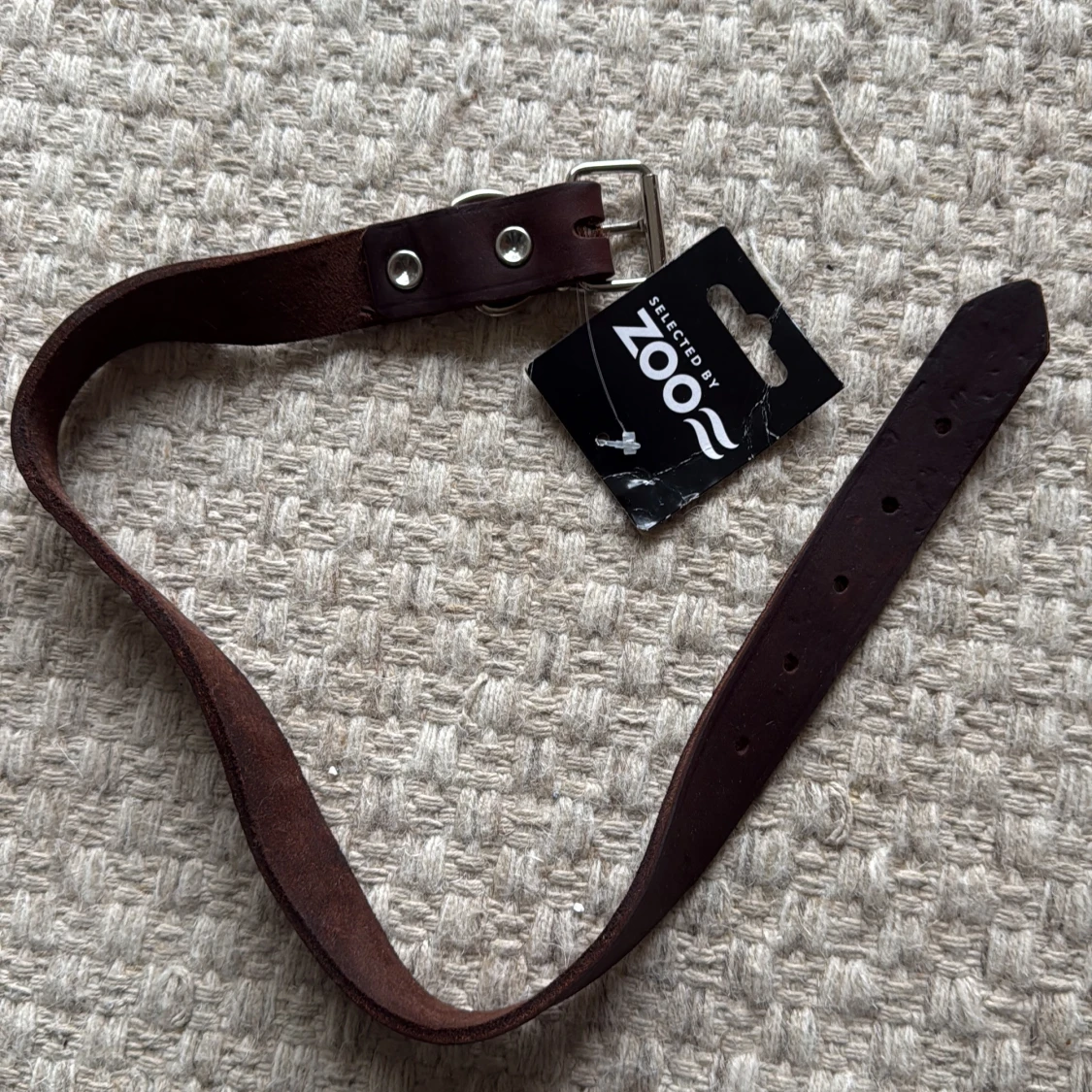 Brunt läderhalsband till hund