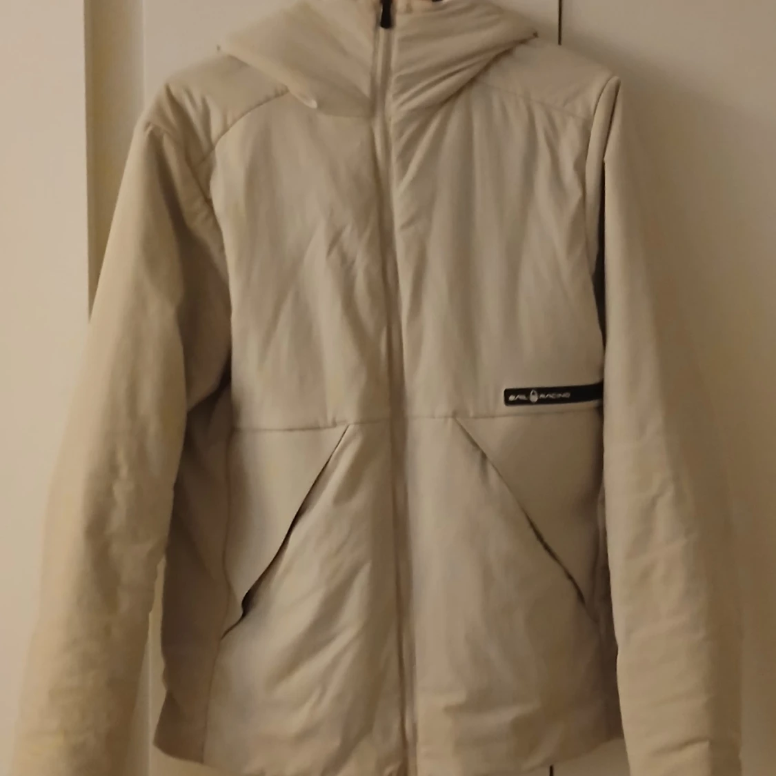 Beige vindjacka från Sail Racing - 1