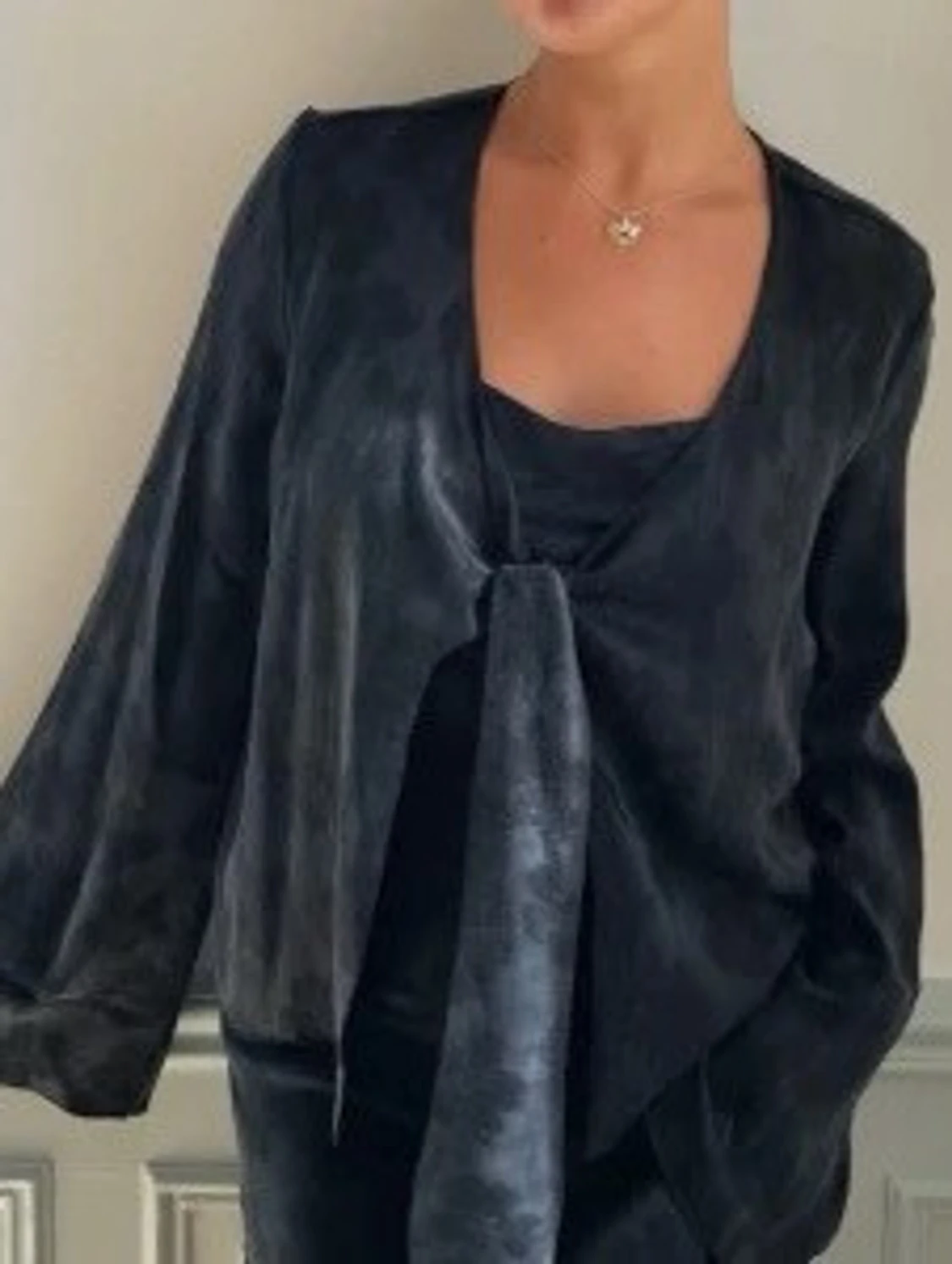 Svart blus från Djerf avenue - 1