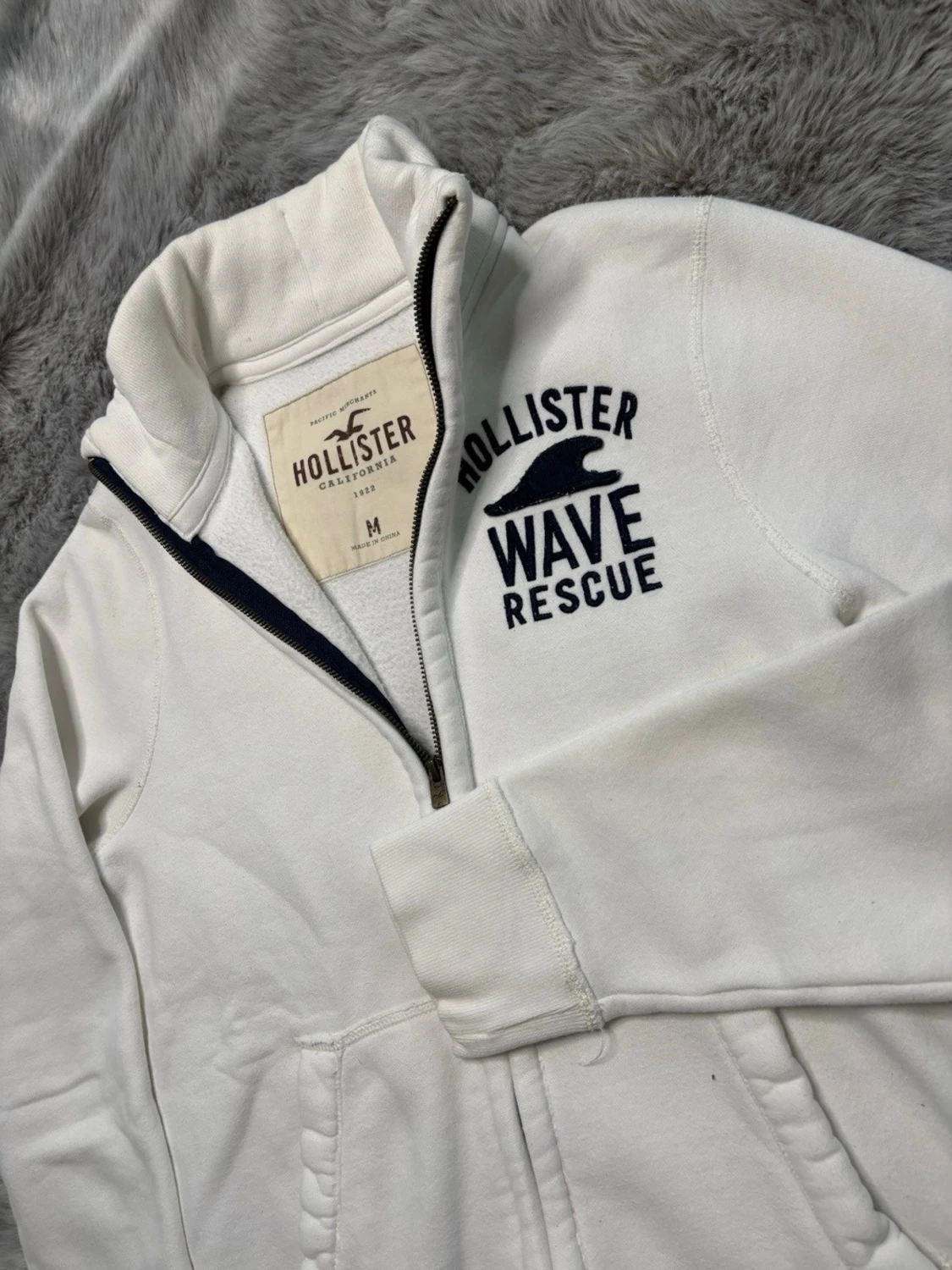 Hollister zip - 1