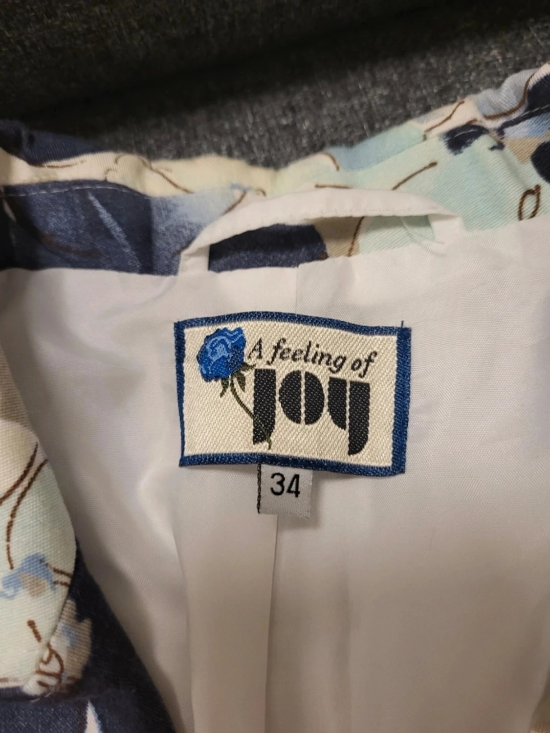 Blommig kavaj från Joy, storlek 34 - 2