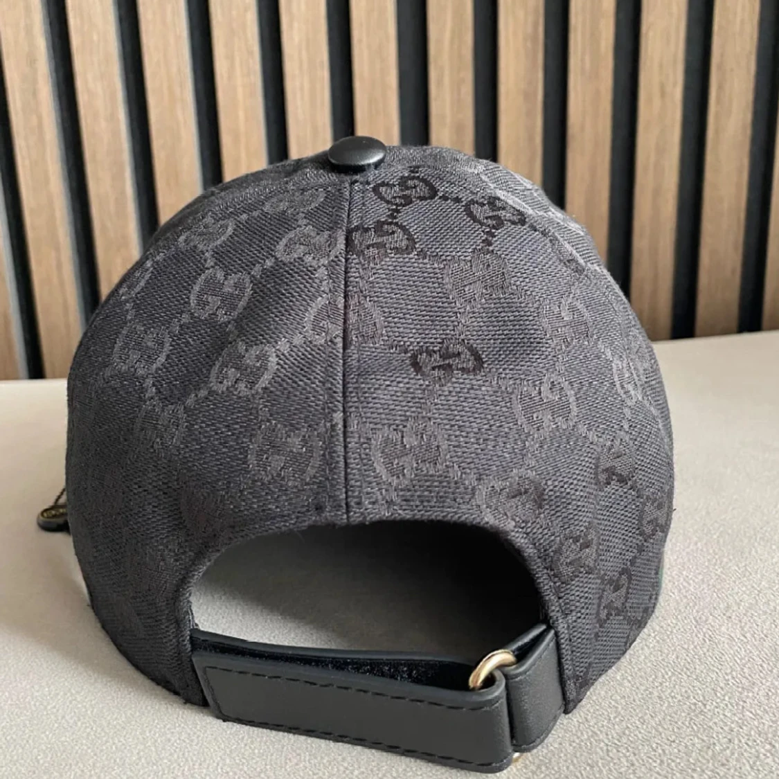 Svart keps från Gucci med GG-mönster - 2