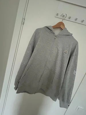 Zip hoodie - Köp nu