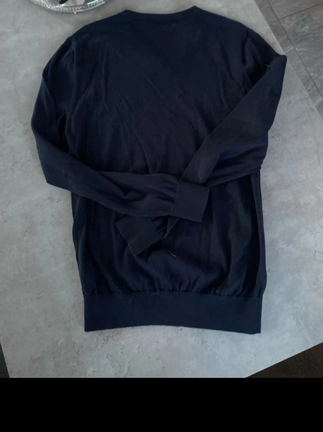 Svart v-ringad tröja Dressmann S