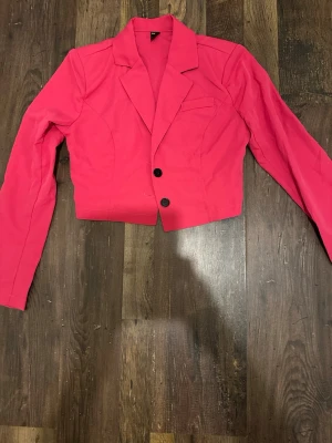 Cropped kavaj - Köparen står för frakten!