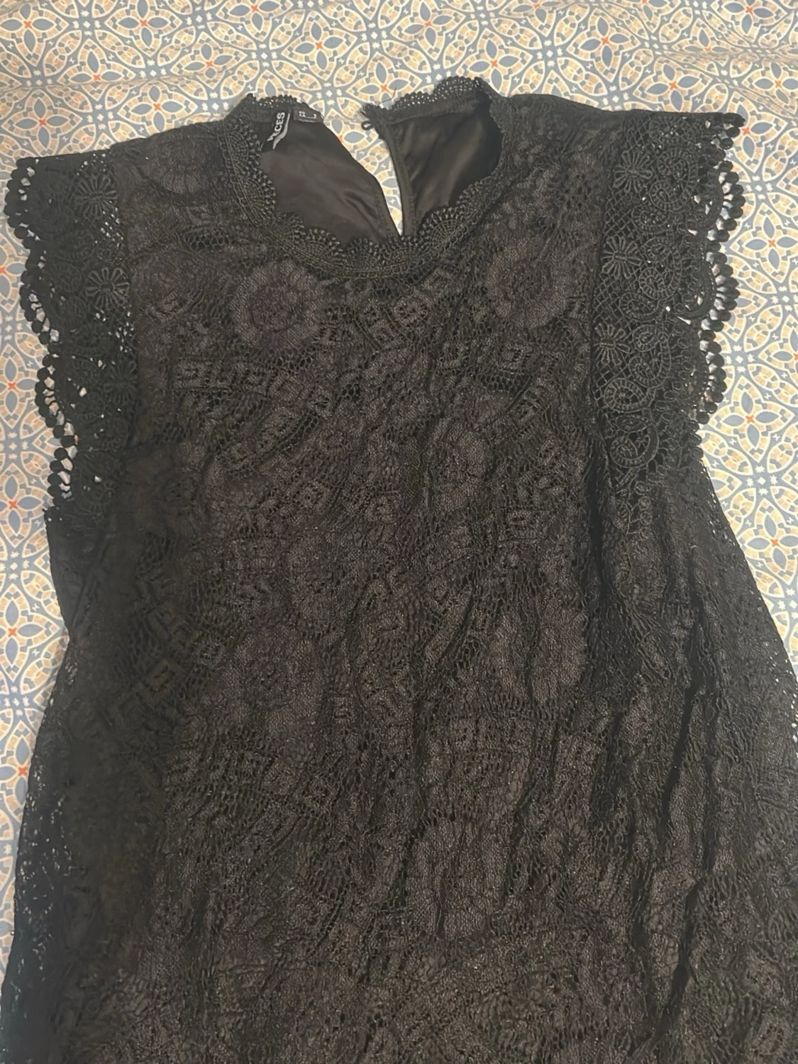 Svart spetsblus