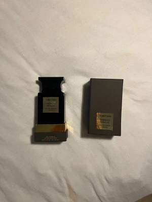 Tom Ford tobacco vanille - Hej, säljer nu min Tom Ford parfym då det inte riktigt är min doft. Hör gärna av er vid eventuella frågor