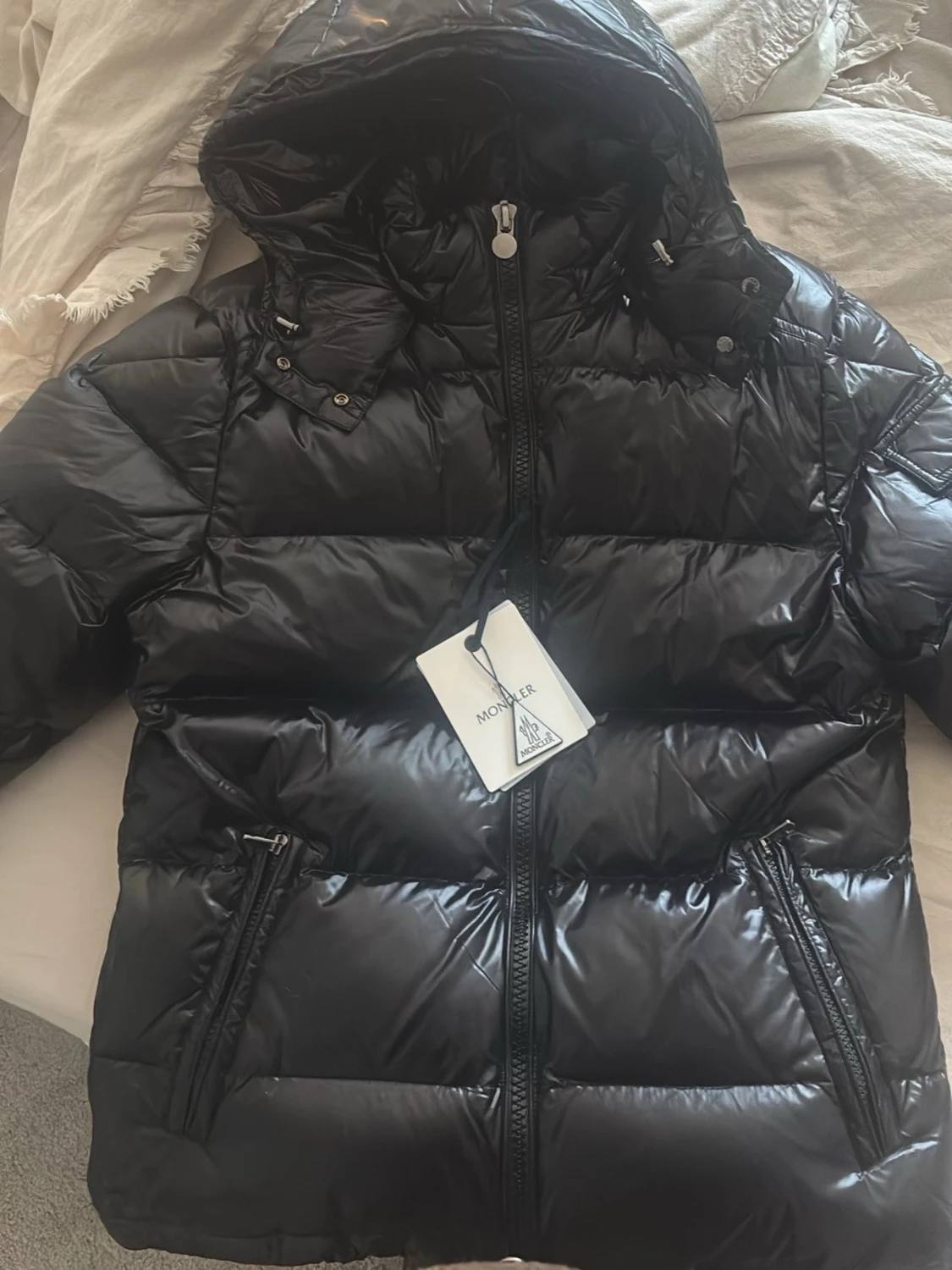 Svart dunjacka från Moncler