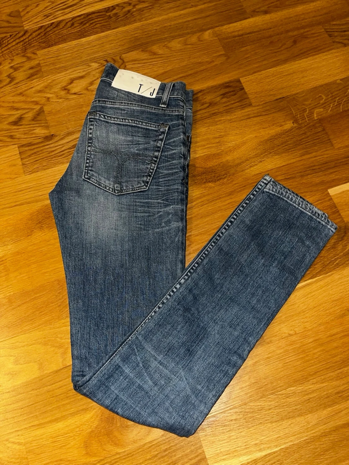 Blå slim fit jeans från T/J - 1