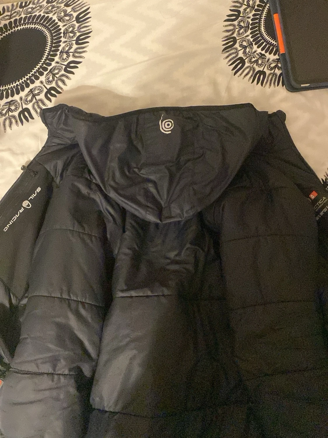 Svart dunjacka från Sail racing  - 2