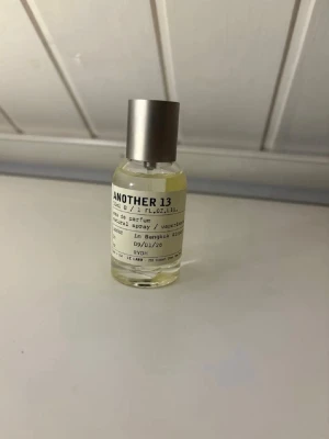 Le Labo Another 13 - Säljer nu splitt på Le Labo Another 13. Storlekarna som finns är 2,3,5 ml men 10 och 30 går även att lösas. Frakt kan lösas privat eller via plick. Priser||149|189|259| Skriv vid minsta lilla fundering🙌