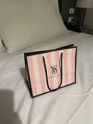 Victoria’s Secret påse - Säljer Victorias secret påse för 50KR