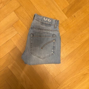 Dondup jeans - Dondup jeans | Storlek: W30 | Nypris: 3500 | Mitt pris: 799 men ej hugget i sten | Tveka ej på att skriva vid frågor eller funderingar