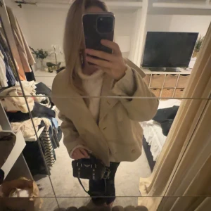 Beige kappa  - Super söt beige kappa🥰🥰