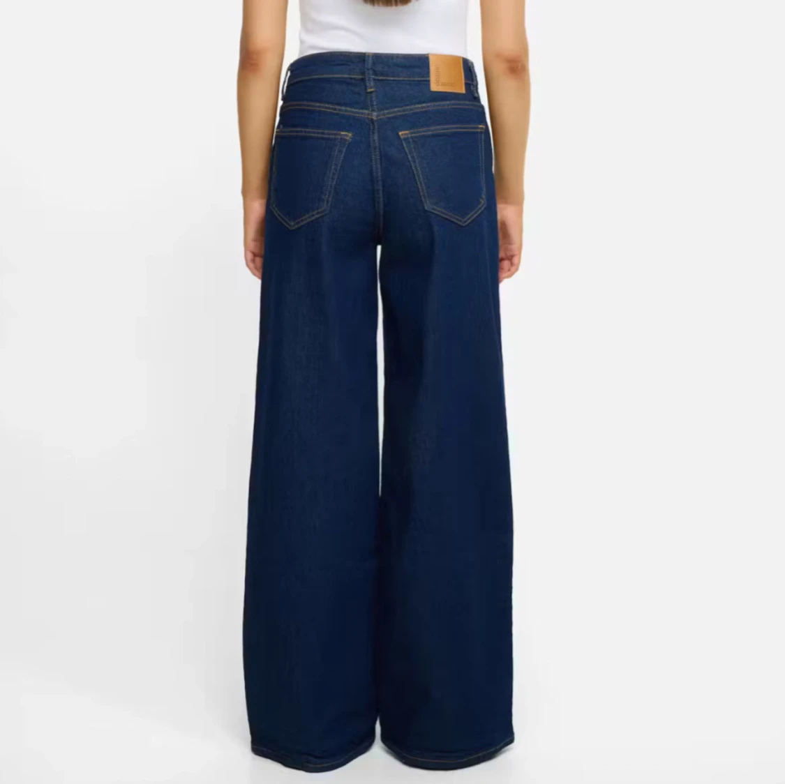 Mörkblå wide jeans  - 1