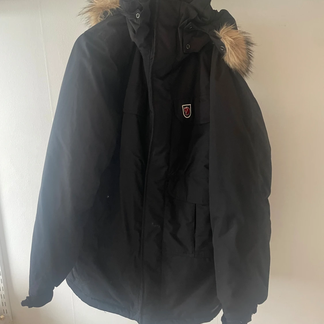 Svart parkajacka från Fjällräven S