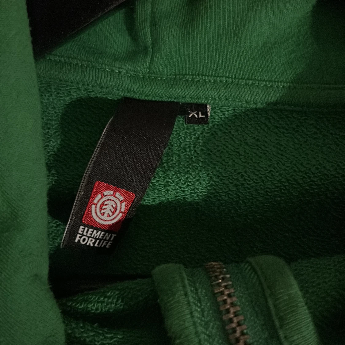 Grön hoodie från Element med tryck - 2