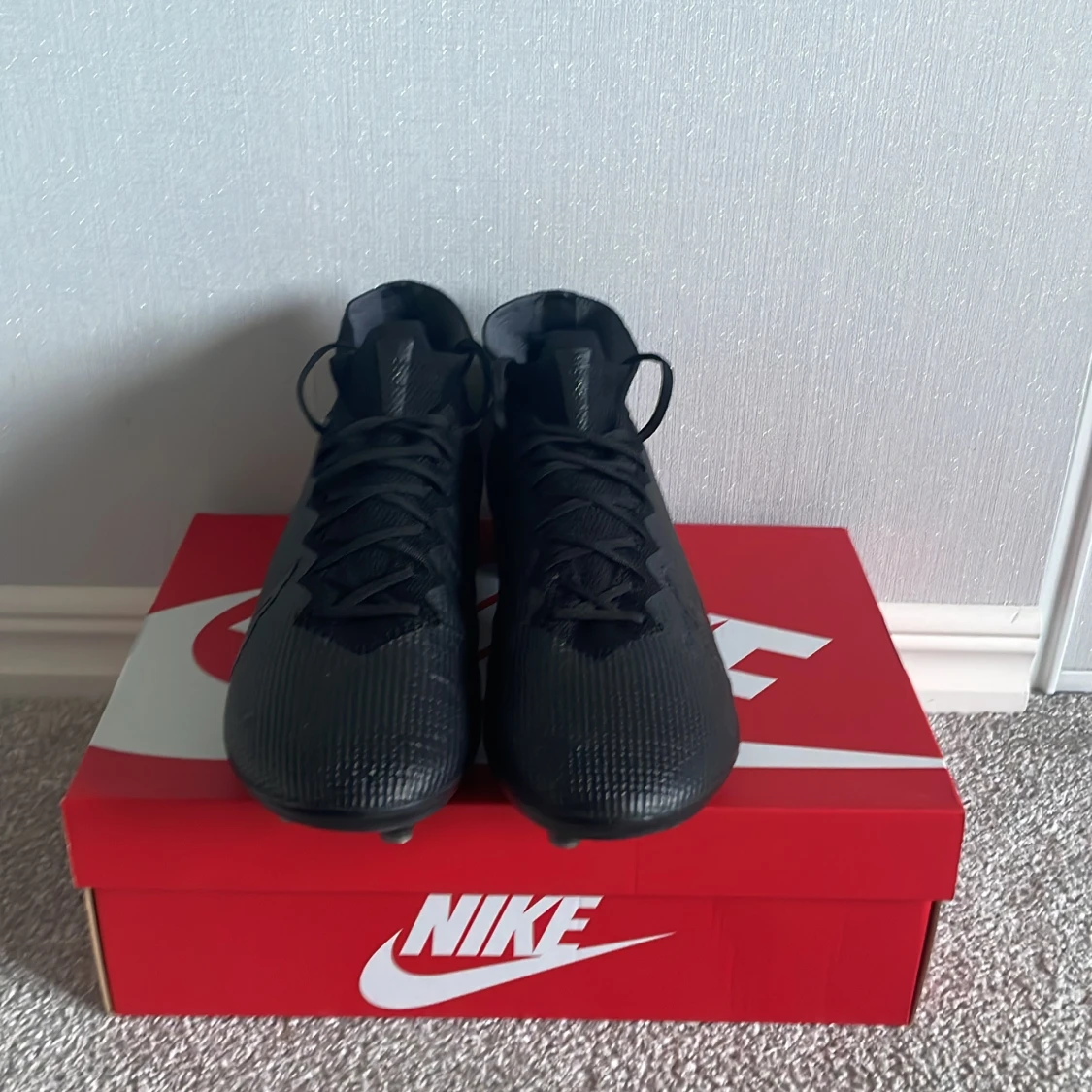 Svarta Nike fotbollsskor med snörning - 1