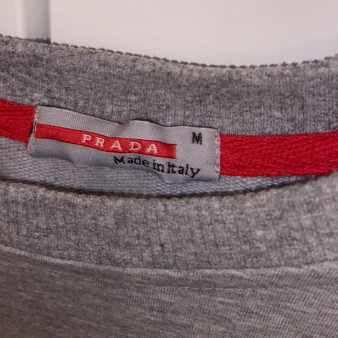 Grå sweatshirt från Prada - 1