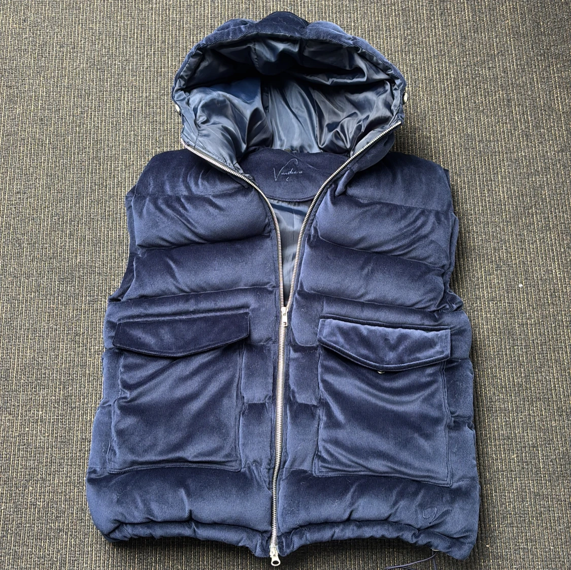 Mörkblå manchester dunväst 