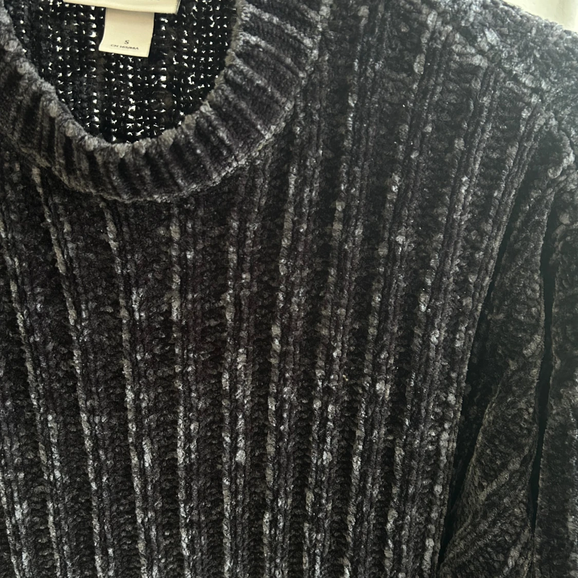 Mörkgrå ribbad tröja  - 1