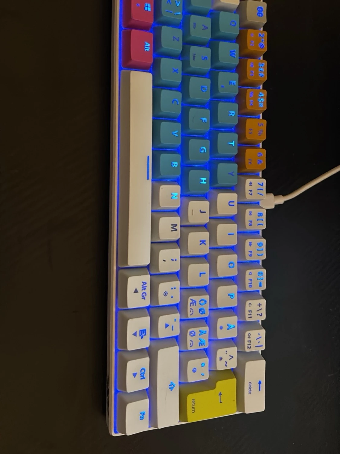 EXO Rainbow RGB Mekaniskt Tangentbord - 2