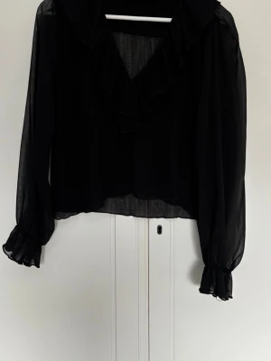 Zara blus  - Blus från Zara superfint skick knappast använd