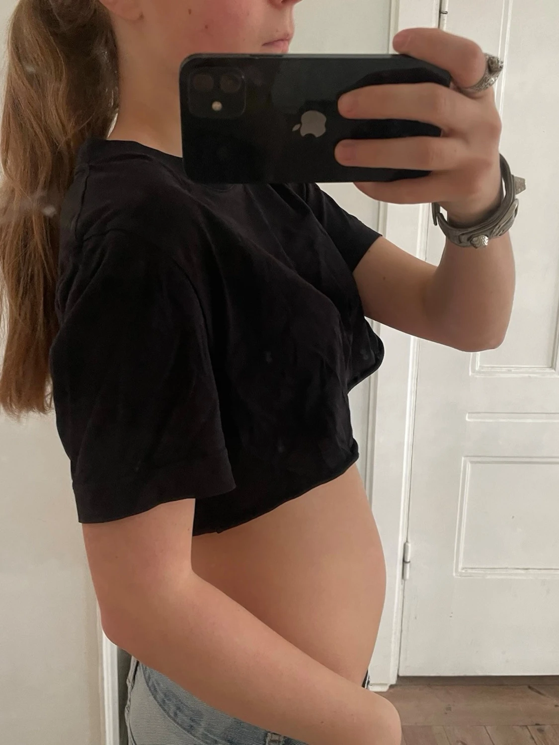 Svart croppad t-shirt - 1