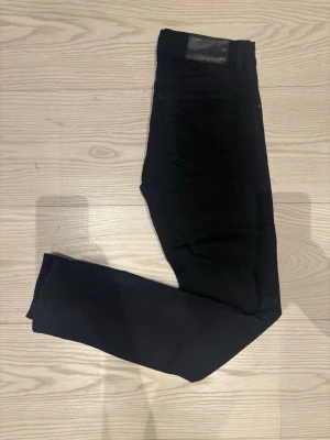 Tiger of sweden jeans - Riktigt goa Tiger Of Sweden jeans | Modell: Leon | Skick: 9,5/10 | Storlek: W31 L32 | Inga defekter 🙌 | Hör av er vid minsta fundering 