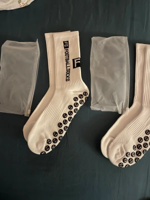 TVÅ PAR FS GREP STRUMPOR - Säljer två par FS grep strumpor för billig pris och helt ny med påse.🔥🔥🔥