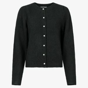 Neo noir kofta med pärlknappar  - Säljer denna superfina neo noir koftan med pärldetaljer i nyskick. Tröjan har används sparsamt ett fåtal gånger men är lite nopprig men kan ta bort noppret med noppermaskin noggrant innan den skickas iväg. . Köpt för 800kr.