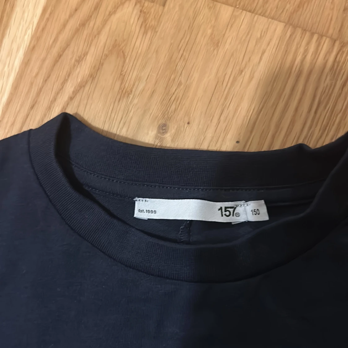 Svart croppad topp från 157 - 1