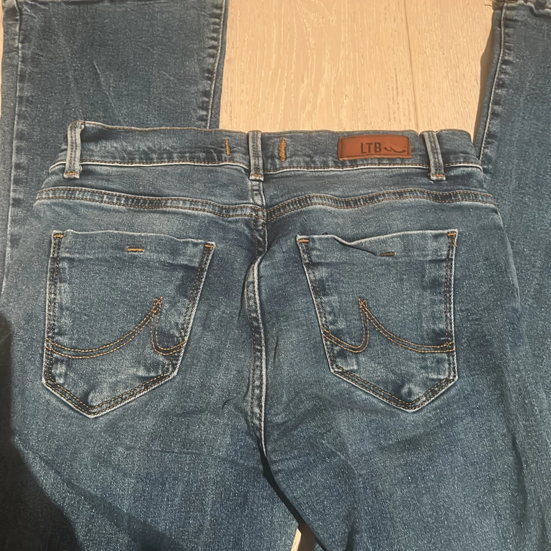 Blå bootcut jeans från LTB - 2