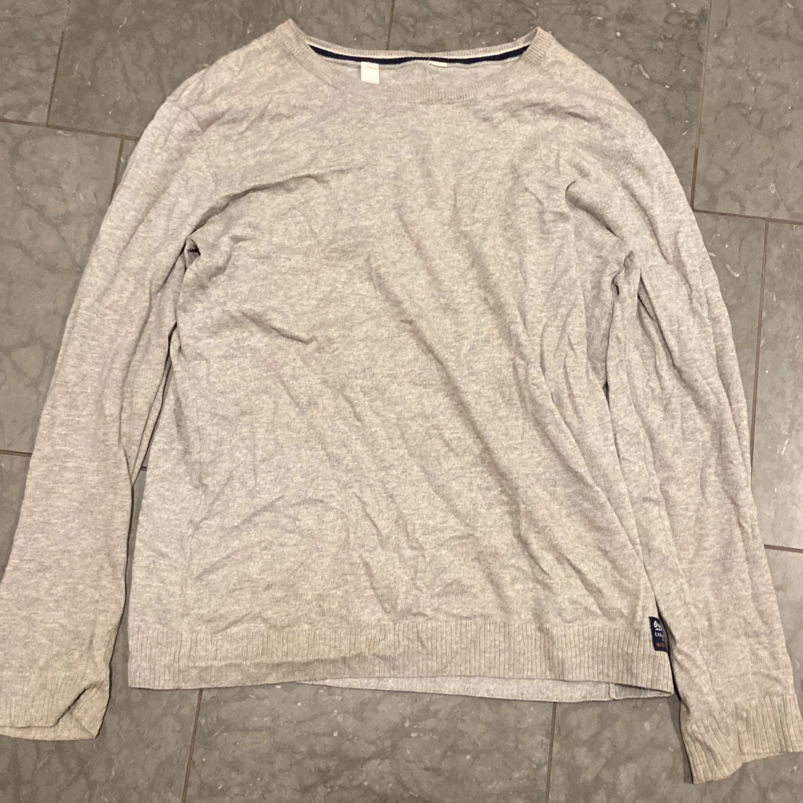 Ljusgrå långärmad tröja från H&M