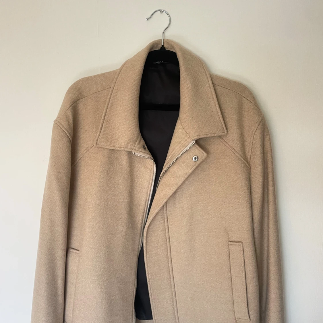 Beige jacka från Zara, storlek L