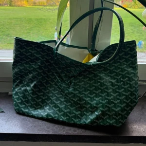 Väska - Fin väska passar till allt