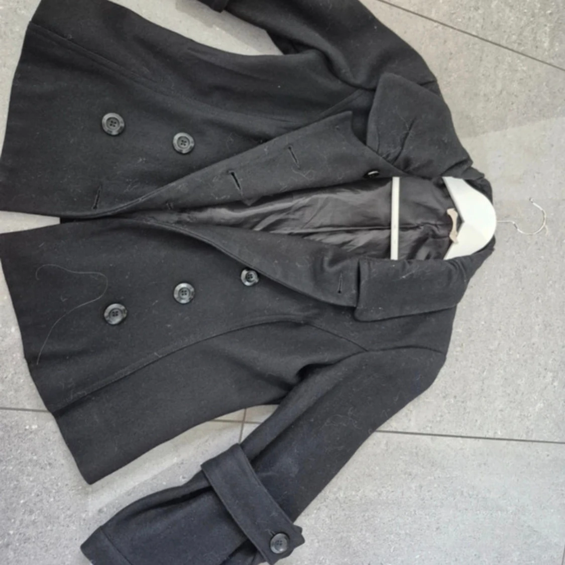 Svart skepparkavaj med stora ärmar - 1