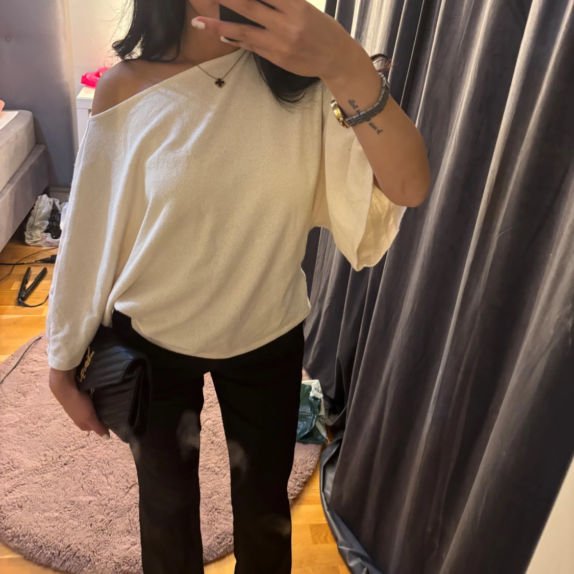 Vit offshoulder topp med vida ärmar - 1