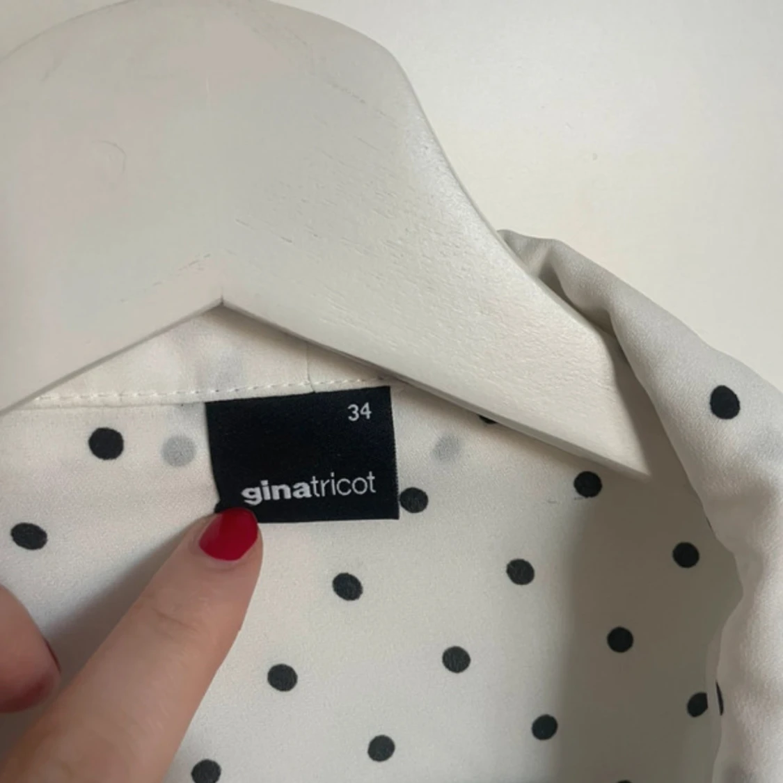 Prickig omlottblus från Gina Tricot - 2