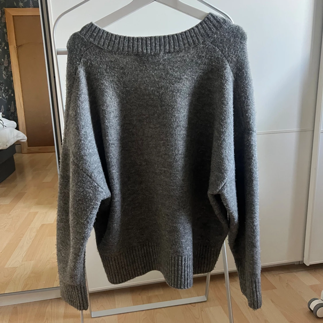 Grå stickad v-ringad tröja Zara - 2