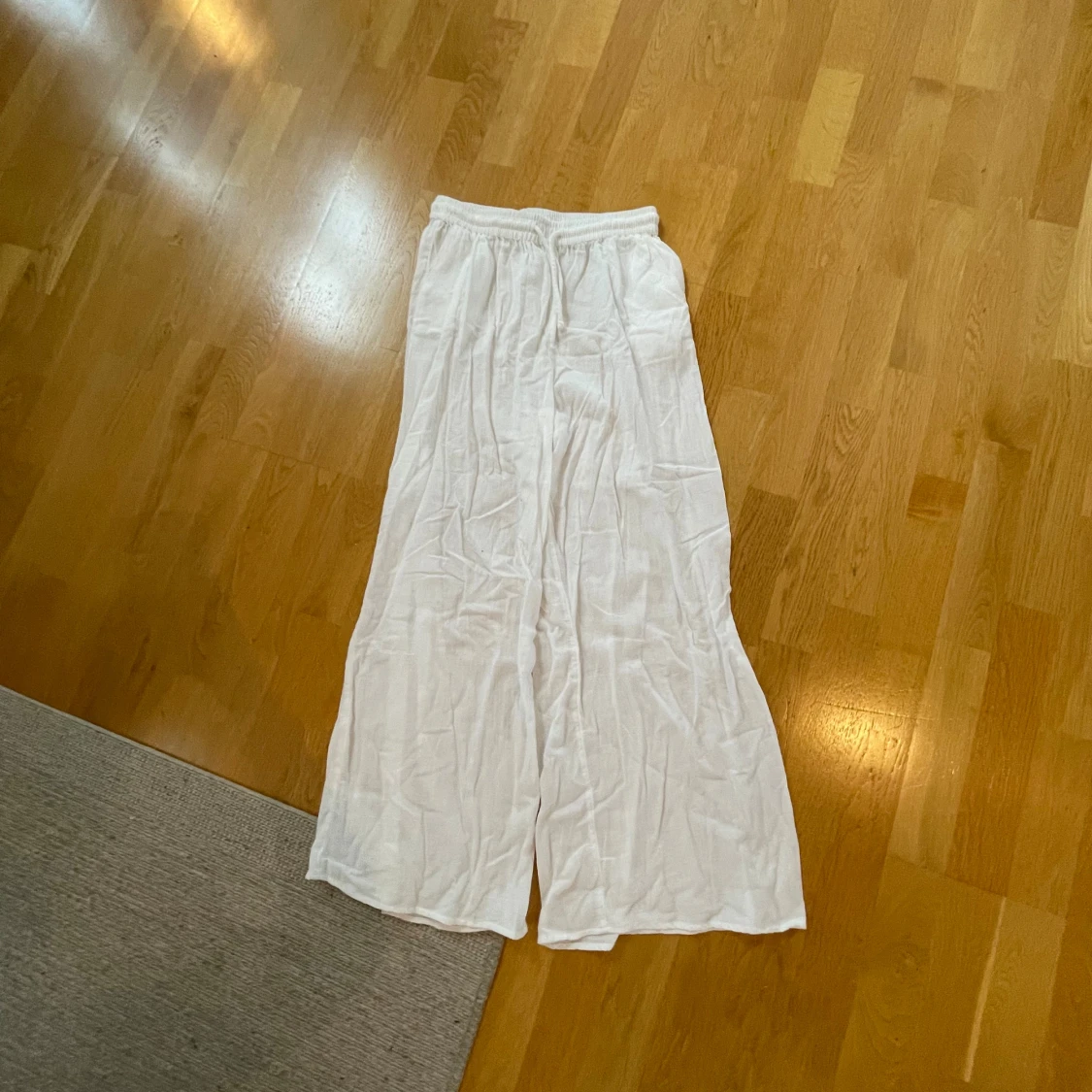 Vita vida linnebyxor från Primark