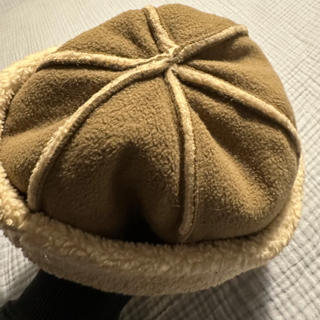 Beige och brun fleece mössa - 1