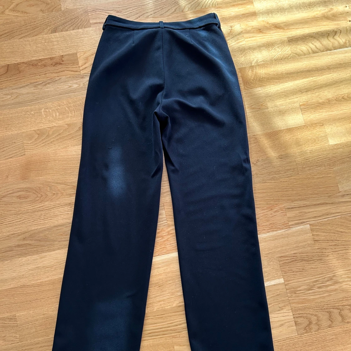 Svarta kostymbyxor med raka ben - 1