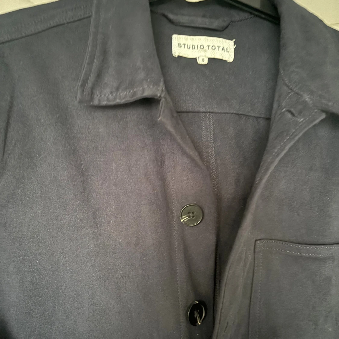 Mörkblå mocka overshirt från Studio Total - 1