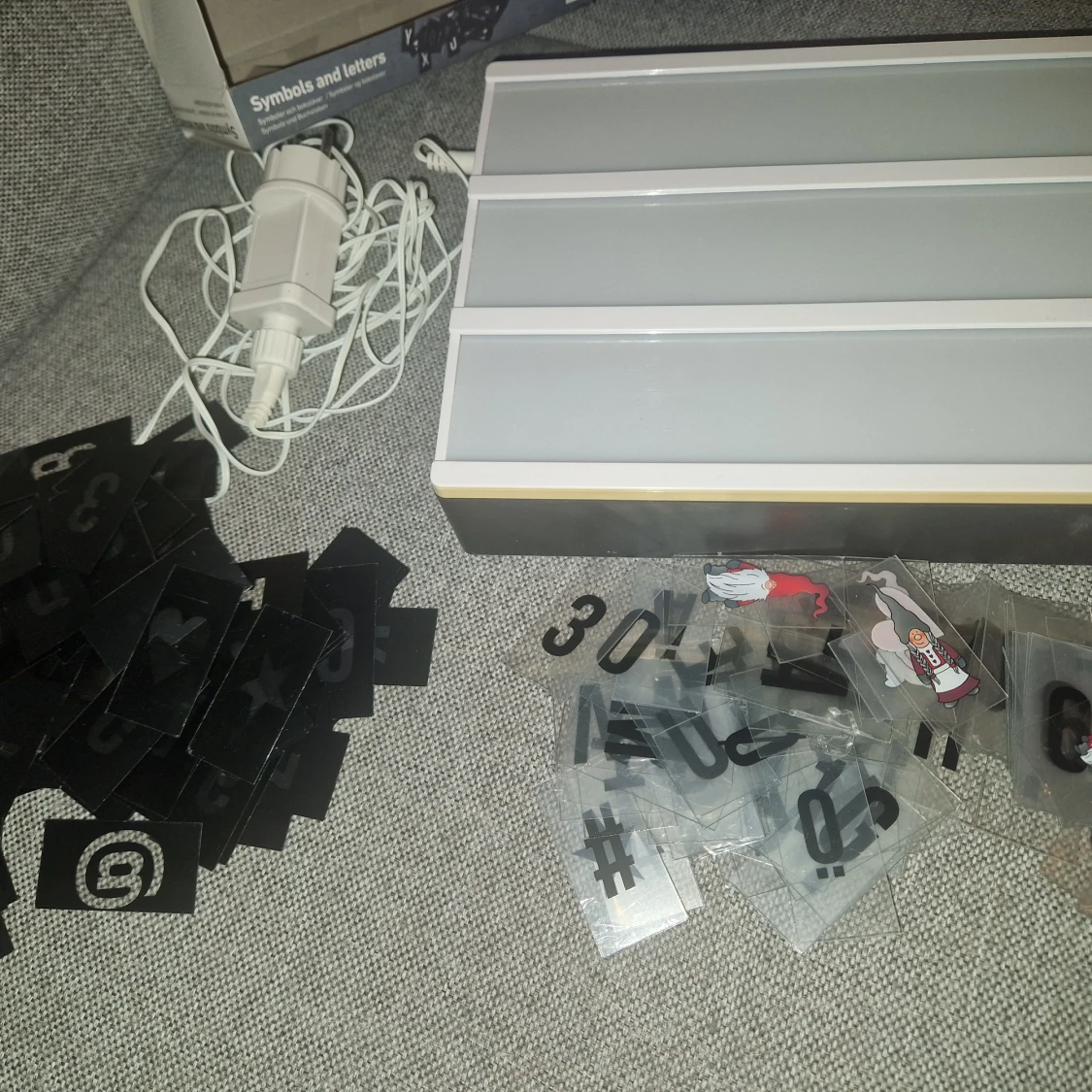 Lightbox med bokstäver och symboler - 1