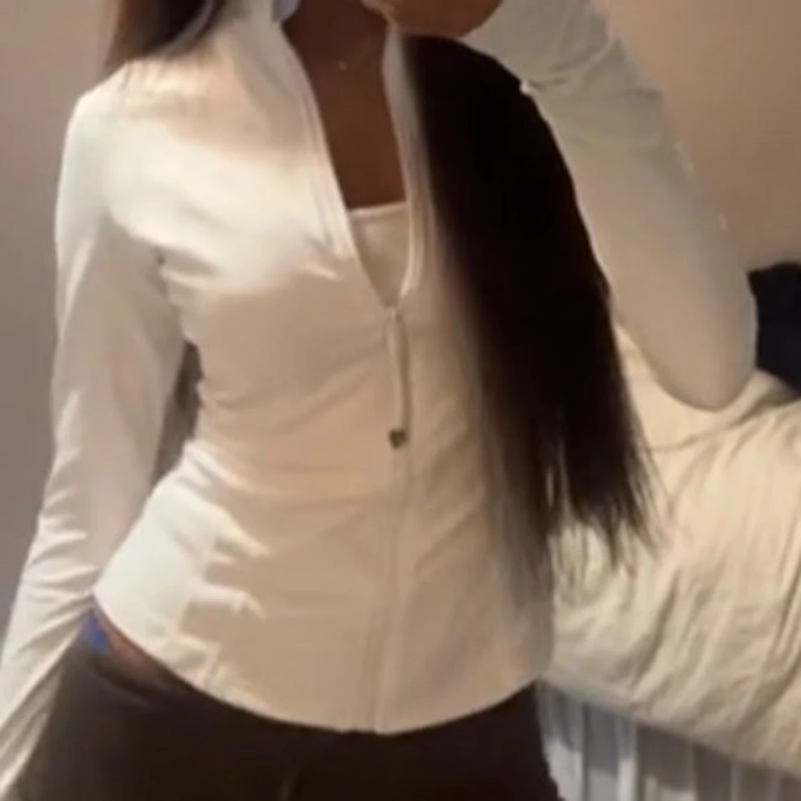 Vit figursydd träningströja   - 1